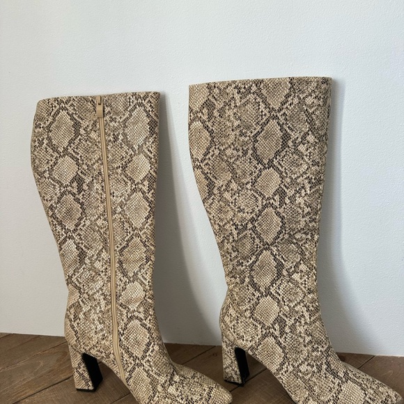 Snakeskin Embossed Chunky Heeled Classic Boots Zip Up Round Toe 10 - Picture 6 of 12